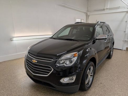 Used 2017 Chevrolet Equinox Premier image 2