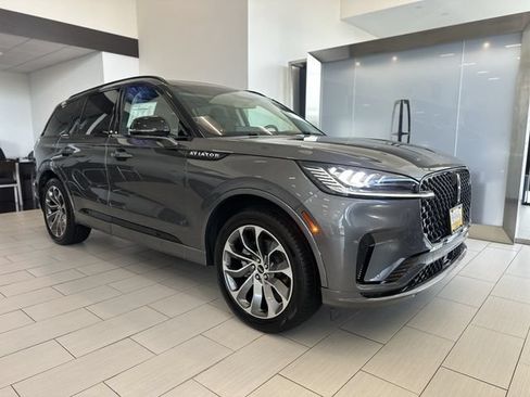 Certified 2025 Lincoln Aviator AWD w/ Jet Appearance Package image 46