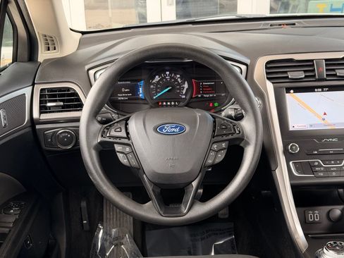 Used 2019 Ford Fusion SE FWD image 23