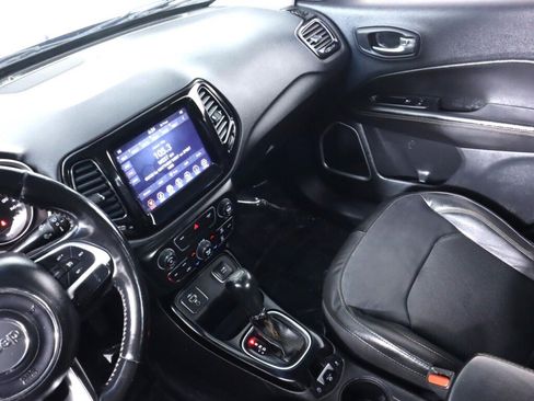 Used 2020 Jeep Compass Limited image 30