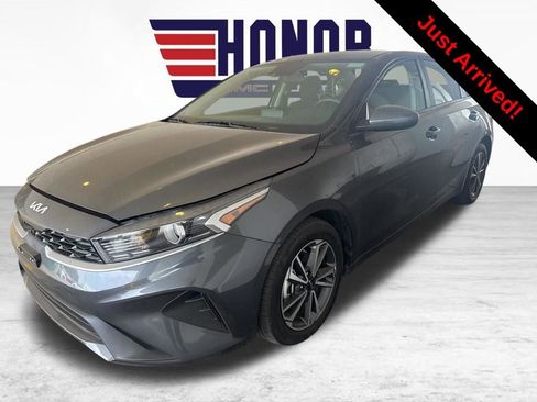 Used 2024 Kia Forte LXS image 3