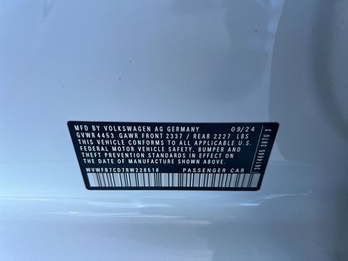 Used 2024 Volkswagen Golf R AWD/4WD image 26