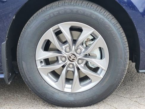 New 2026 Toyota Sienna XLE image 8