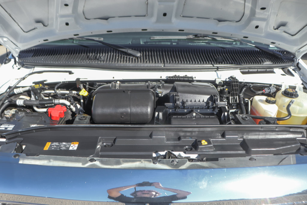 Used 2021 Ford E-450 and Econoline 450 Super Duty w/ Power Windows & Locks Group RWD image 16