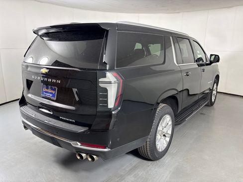 Certified 2025 Chevrolet Suburban Premier AWD/4WD image 10