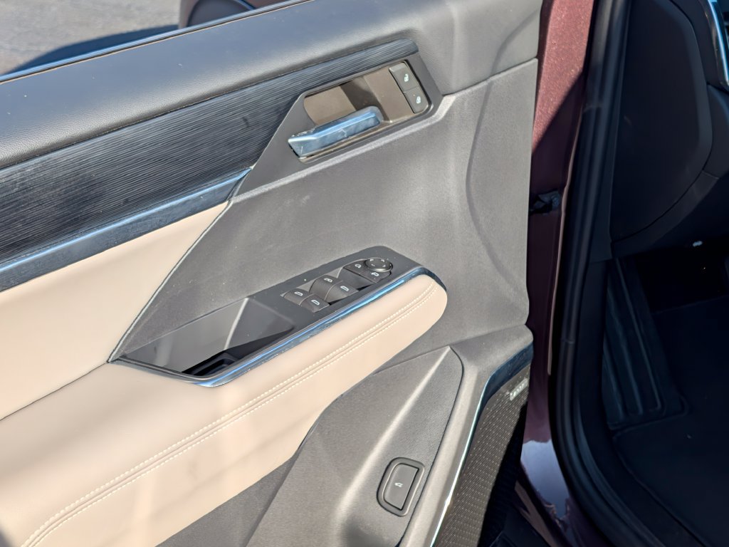 Used 2024 GMC Acadia Elevation FWD image 15
