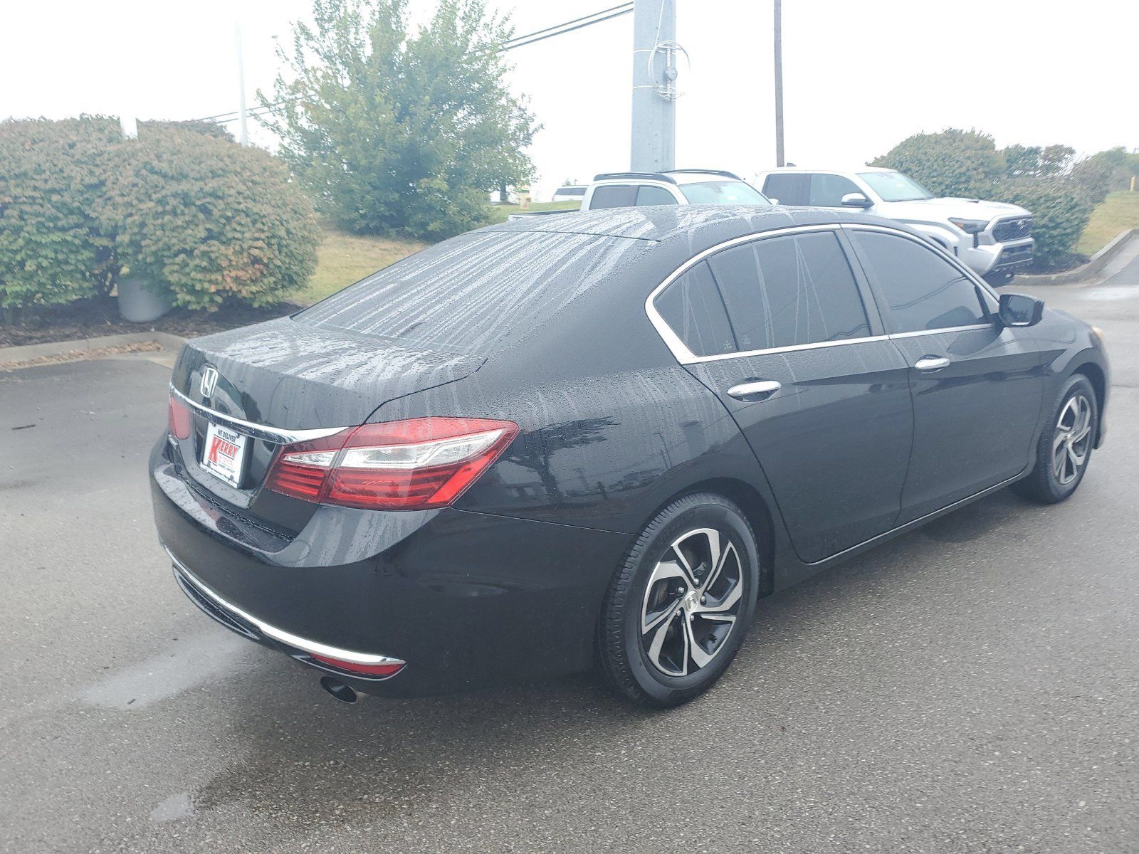 Used 2017 Honda Accord LX image 4