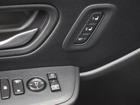 Used 2025 Honda Pilot Elite image 23