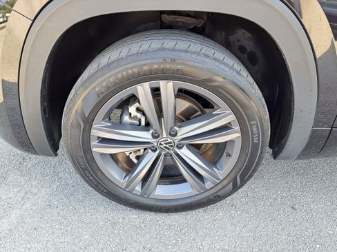 Used 2022 Volkswagen Atlas SEL R-Line image 19