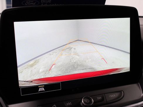 Used 2023 Chevrolet Blazer LT image 3