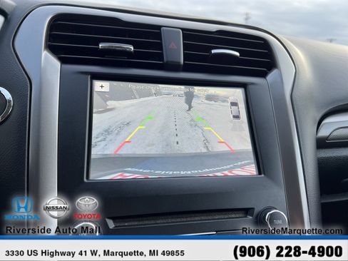 Used 2017 Ford Fusion SE w/ Fusion SE Technology Package image 22