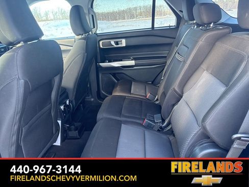 Used 2022 Ford Explorer XLT image 50