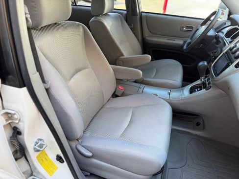 Used 2006 Toyota Highlander Sport w/ Towing Prep Pkg FWD image 18