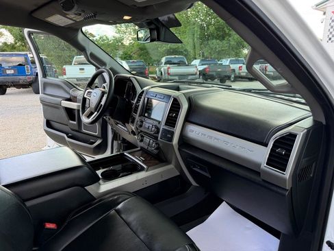 Used 2018 Ford F250 Lariat w/ Lariat Ultimate Package AWD/4WD image 15
