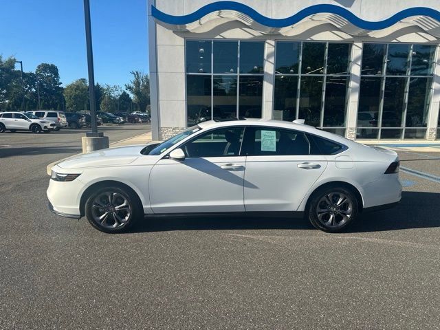 Certified 2023 Honda Accord EX image 5