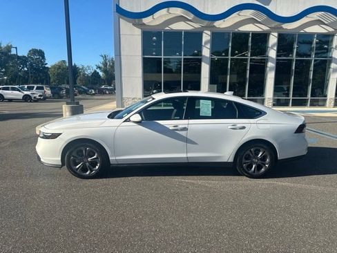 Used 2023 Honda Accord EX image 5