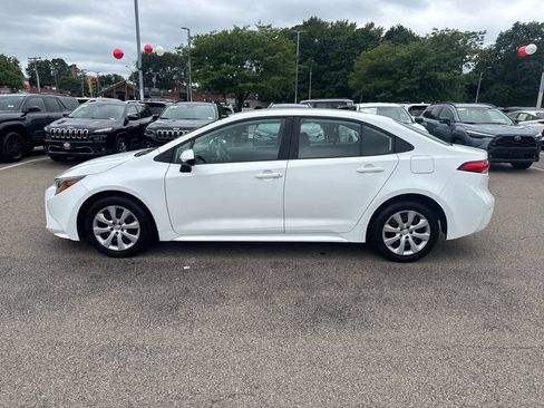 Used 2024 Toyota Corolla LE FWD image 4