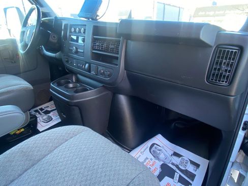 Used 2021 GMC Savana 3500 w/ Power Convenience Package image 17