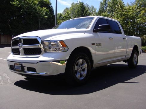 Used 2017 RAM 1500 Classic SLT AWD/4WD image 7