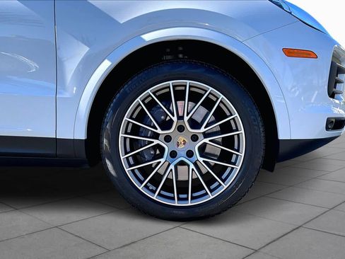 Used 2023 Porsche Cayenne image 10