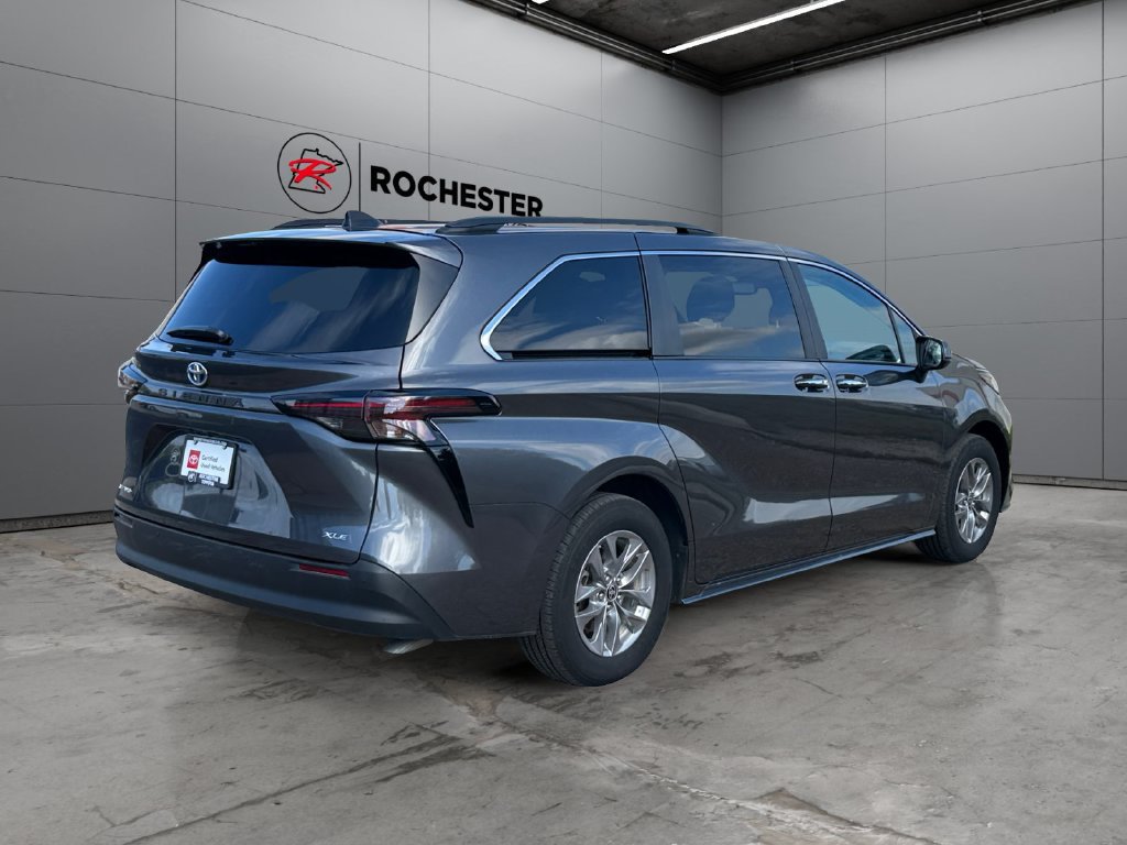 Certified 2025 Toyota Sienna XLE AWD/4WD image 5