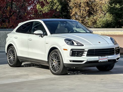 Used 2022 Porsche Cayenne E-Hybrid image 10