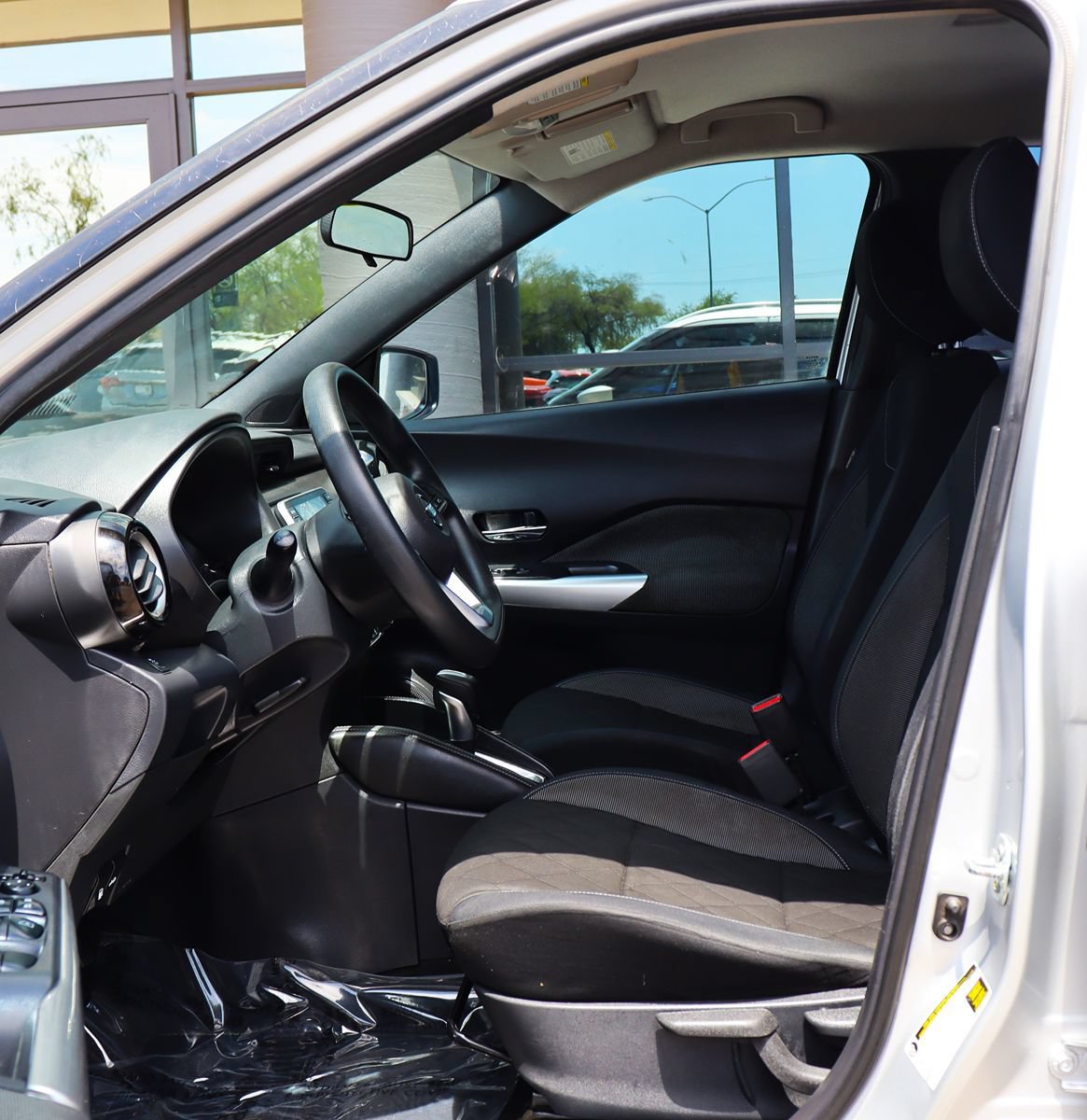 Used 2018 Nissan Kicks SV FWD image 37