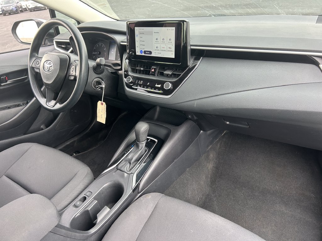Used 2025 Toyota Corolla LE FWD image 26