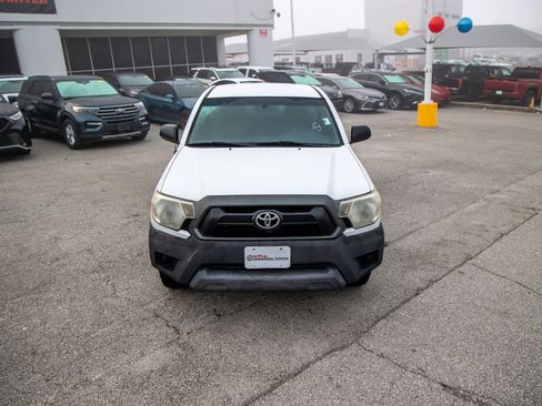 Used 2014 Toyota Tacoma 2WD Regular Cab image 4