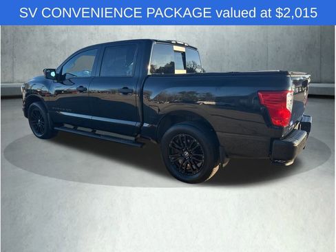 Used 2019 Nissan Titan SV w/ SV Convenience Package image 3