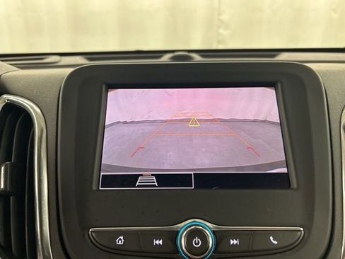 Used 2022 Chevrolet Equinox LT image 17