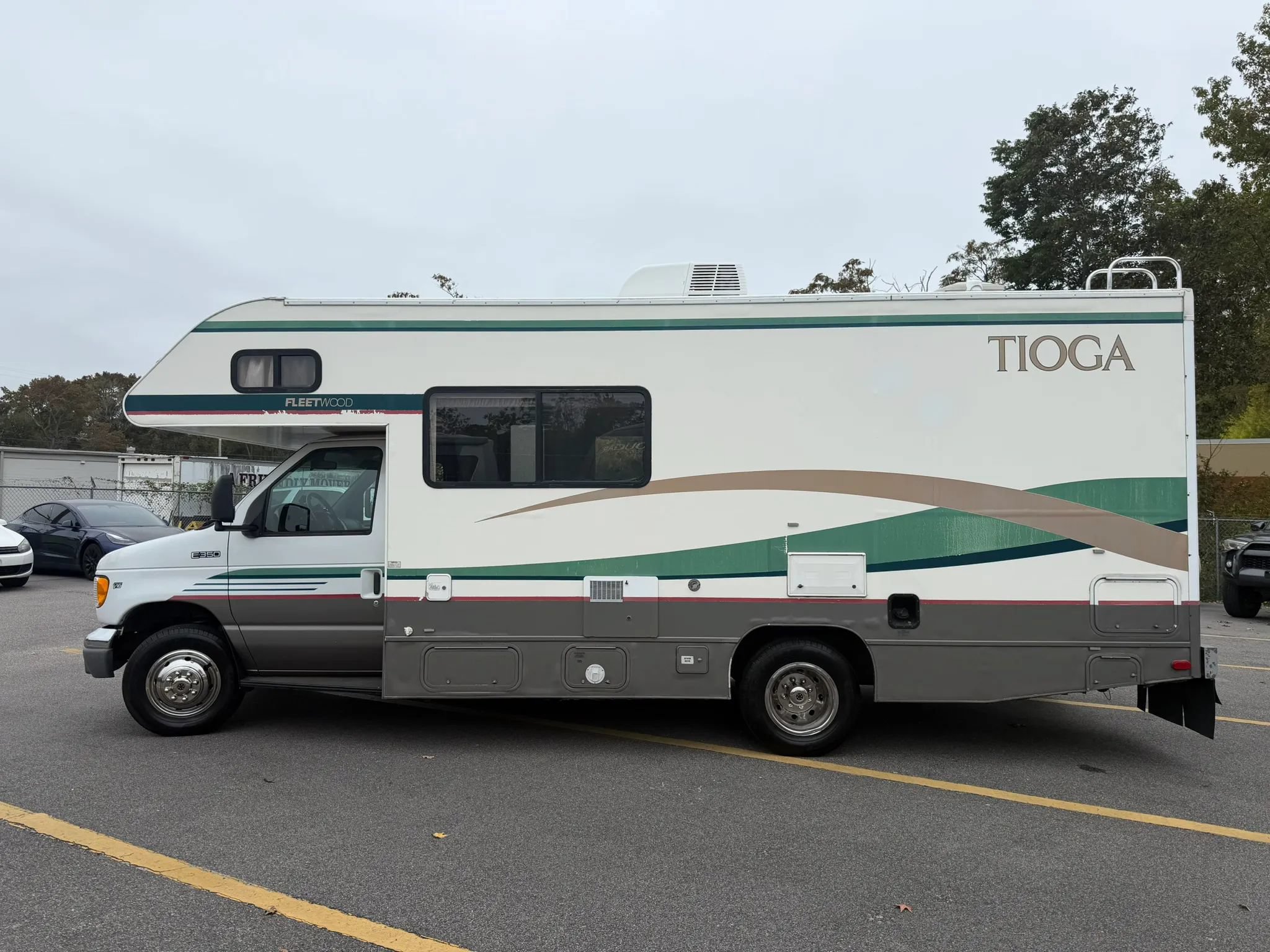 Used 1998 Ford E-350 and Econoline 350 RWD image 6