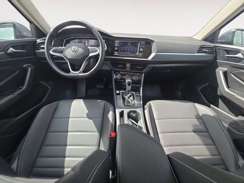 Used 2024 Volkswagen Jetta SE w/ Panoramic Sunroof Package FWD image 10