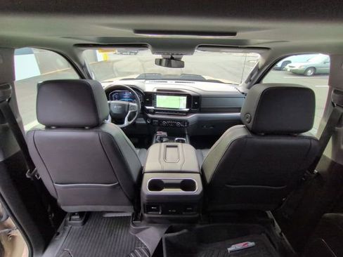 Used 2022 Chevrolet Silverado 1500 LT Trail Boss w/ Convenience Package II image 21