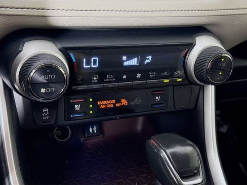 Certified 2019 Toyota RAV4 Limited w/ Cold Weather Package AWD/4WD image 16
