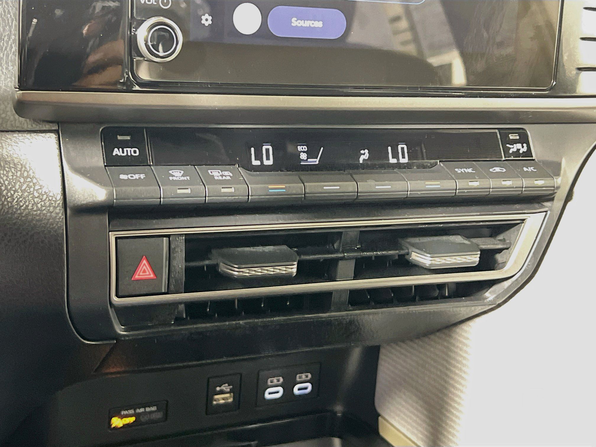 Used 2025 Toyota Camry SE FWD image 26