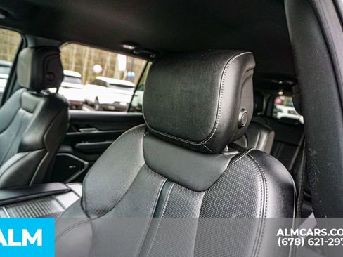 Used 2024 Jeep Wagoneer L Series II w/ Flexible Seating Group AWD/4WD image 18