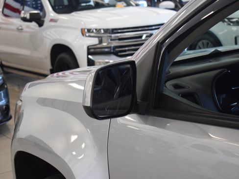 Used 2018 Chevrolet Colorado Z71 AWD/4WD image 28
