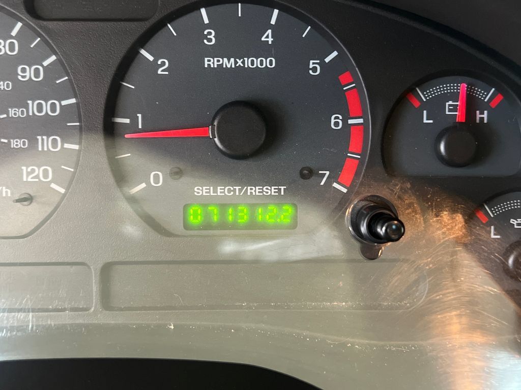 Used 2004 Ford Mustang Convertible RWD image 26