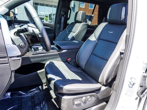 Used 2025 Cadillac Escalade Sport w/ Touring Package AWD/4WD image 6