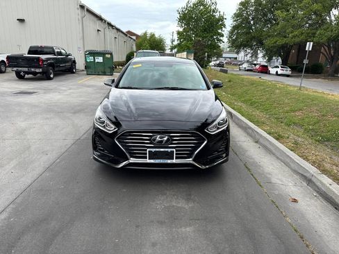 Used 2018 Hyundai Sonata Limited w/ Cargo Package FWD image 5