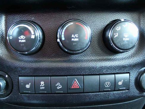 Used 2015 Jeep Wrangler Unlimited Sport image 16