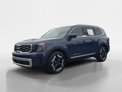 Used 2024 Kia Telluride S w/ S Sunroof Package