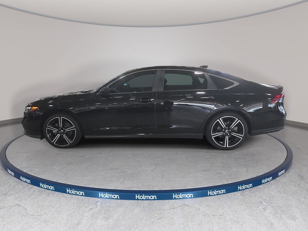 Used 2025 Honda Accord Sport image 9
