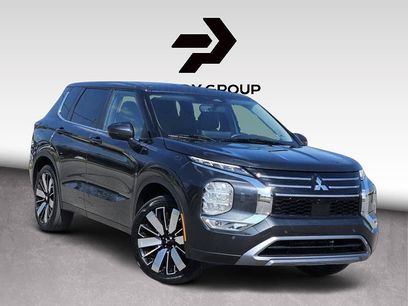 Used 2025 Mitsubishi Outlander SE