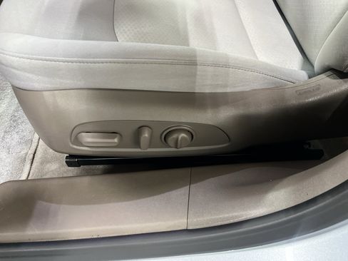 Used 2018 Chevrolet Malibu LT FWD image 29