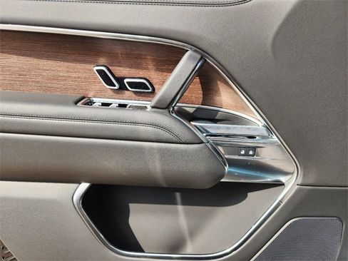 New 2025 Land Rover Range Rover SE image 16