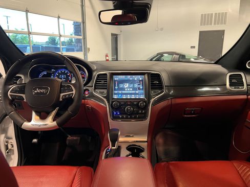 Used 2018 Jeep Grand Cherokee Trackhawk AWD/4WD image 32