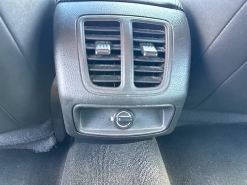 Used 2016 Ford Taurus SEL w/ Equipment Group 201A FWD image 14
