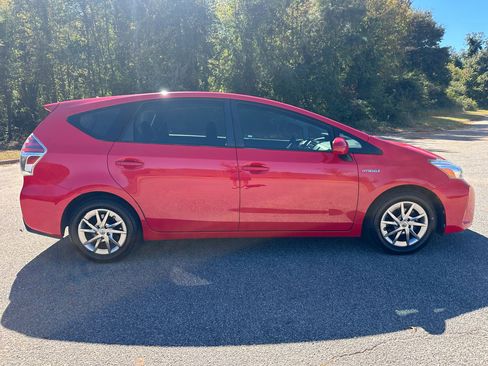 Used 2015 Toyota Prius V Three image 6